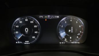 Volvo XC40 B4 R-DESIGN