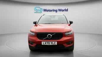 Volvo XC40 B4 R-DESIGN