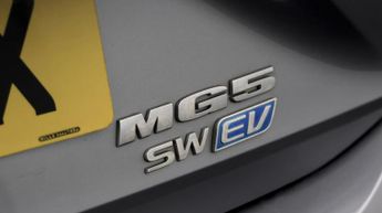 MG MG5 EXCLUSIVE