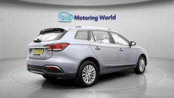 MG MG5 EXCLUSIVE