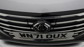 MG MG5 EXCLUSIVE