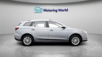 MG MG5 EXCLUSIVE