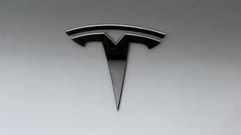 Tesla Model Y BASE