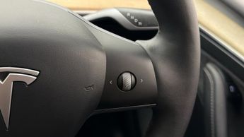 Tesla Model Y BASE