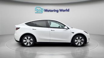 Tesla Model Y BASE
