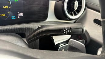 Mercedes-Benz CLA CLA 180 AMG LINE