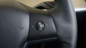 Tesla Model Y BASE