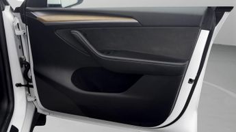 Tesla Model Y BASE