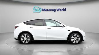 Tesla Model Y BASE
