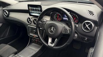 Mercedes-Benz GLA GLA 180 URBAN EDITION