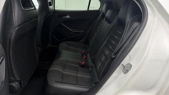 Mercedes-Benz GLA GLA 180 URBAN EDITION