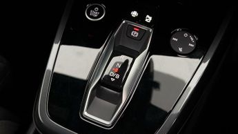 Audi Q4 e-tron S LINE