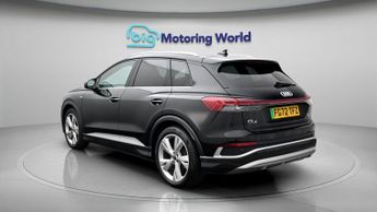 Audi Q4 e-tron S LINE