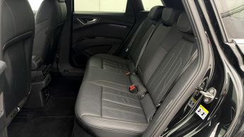 Audi Q4 e-tron S LINE