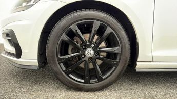 Volkswagen Golf R LINE TSI DSG