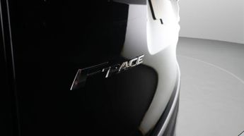 Jaguar F-PACE R-DYNAMIC SE