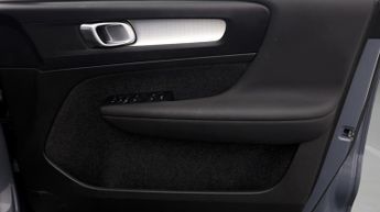 Volvo XC40 RECHARGE T4 CORE