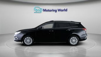 MG MG5 EXCLUSIVE