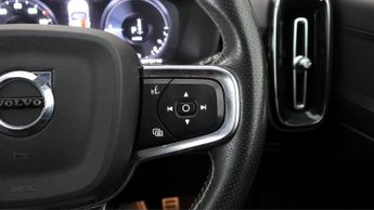 Volvo XC40 RECHARGE T4 R-DESIGN