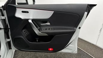 Mercedes-Benz CLA CLA 180 AMG LINE PREMIUM