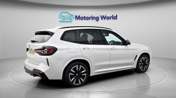 BMW iX3 M SPORT