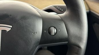 Tesla Model Y BASE