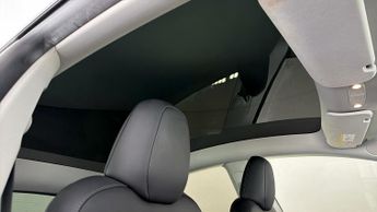 Tesla Model Y BASE