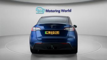 Tesla Model Y BASE