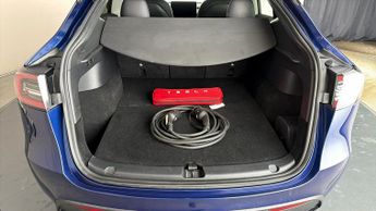 Tesla Model Y BASE