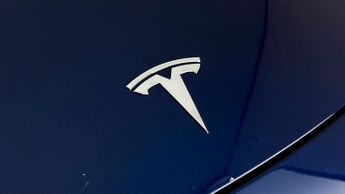 Tesla Model Y BASE