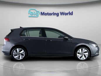 Volkswagen Golf STYLE ETSI DSG
