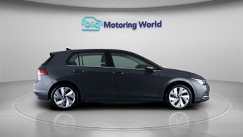 Volkswagen Golf STYLE ETSI DSG