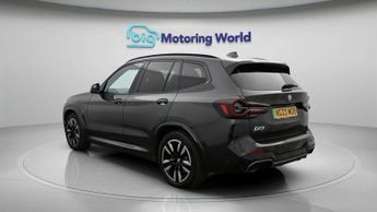 BMW iX3 M SPORT