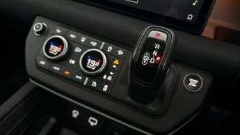 Land Rover Defender 110 X-DYNAMIC SE