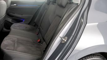 Volkswagen Golf STYLE TDI DSG
