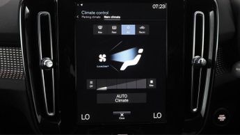 Volvo XC40 RECHARGE T4 R-DESIGN