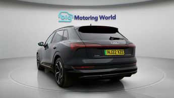 Audi e-tron QUATTRO BLACK EDITION