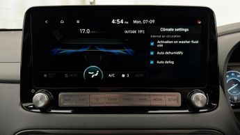 Hyundai KONA PREMIUM
