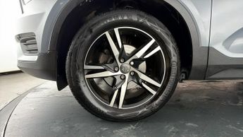 Volvo XC40 T3 R-DESIGN