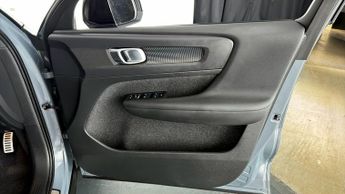 Volvo XC40 T3 R-DESIGN