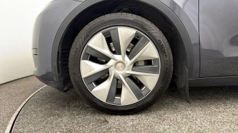 Tesla Model Y BASE