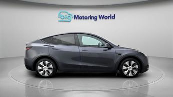 Tesla Model Y BASE