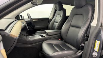 Tesla Model Y BASE