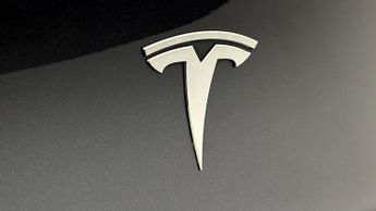 Tesla Model Y BASE