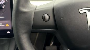 Tesla Model Y BASE