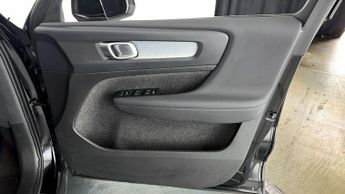 Volvo XC40 RECHARGE T4 CORE