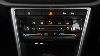 Volkswagen T-Roc LIFE TSI DSG