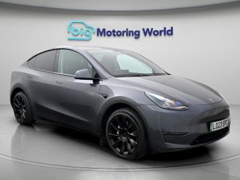 Tesla Model Y LONG RANGE AWD