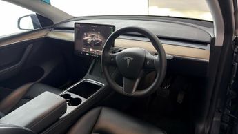 Tesla Model Y LONG RANGE AWD