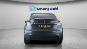 Tesla Model Y LONG RANGE AWD